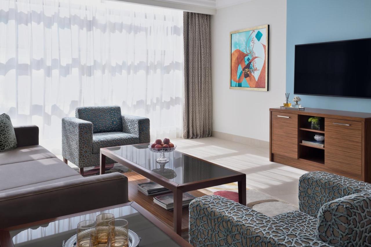 Marriott Executive Apartments Al-Hobar Kültér fotó A living room