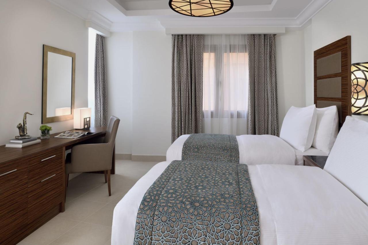 Marriott Executive Apartments Al-Hobar Kültér fotó A guest room at the hotel