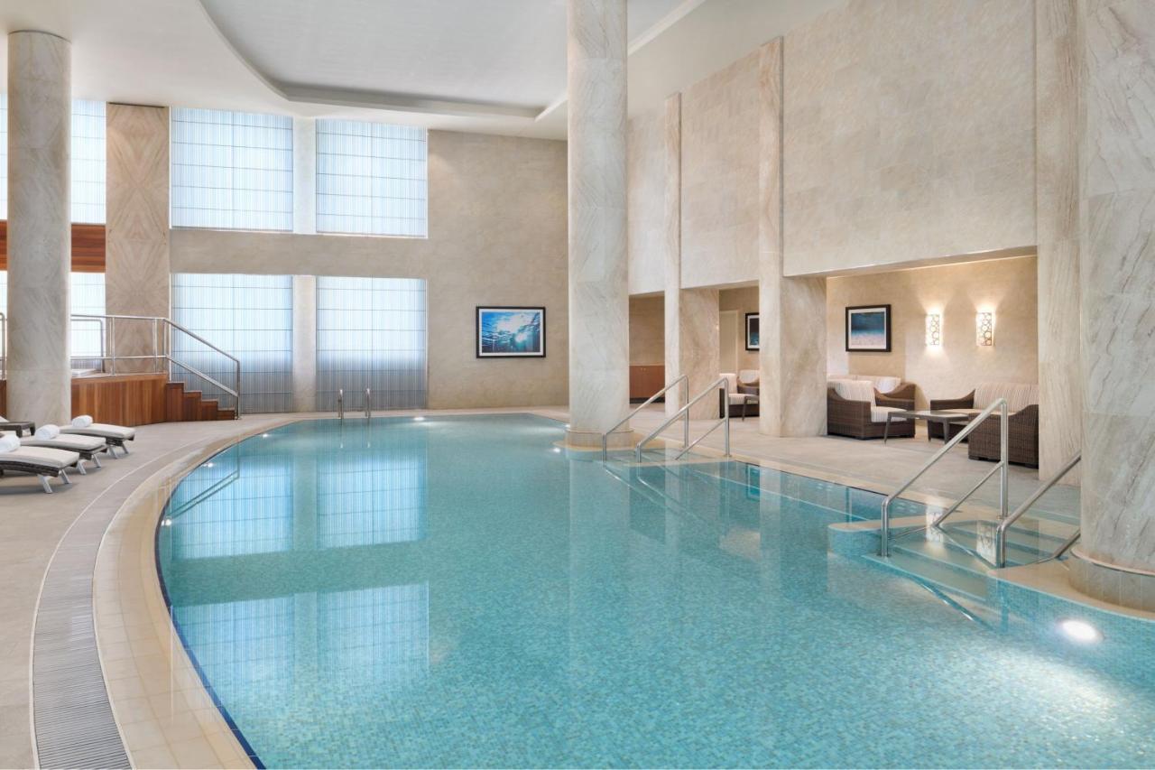Marriott Executive Apartments Al-Hobar Kültér fotó The pool at the spa